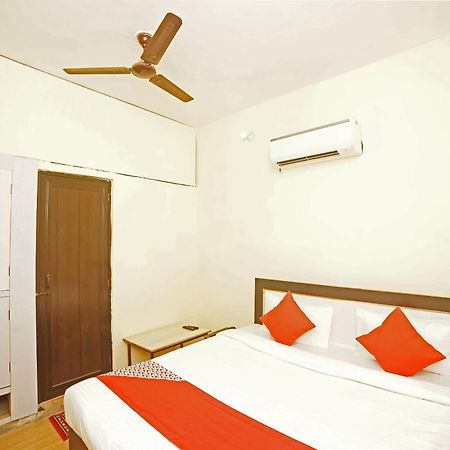 Hotel O Paras Guest House & Restaurant Haldwāni Kültér fotó